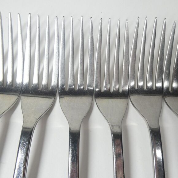 Robert Welch Ammonite 8 Dinner Forks Stainless Flatware Helmick Korea 18/10 - Picture 3 of 8
